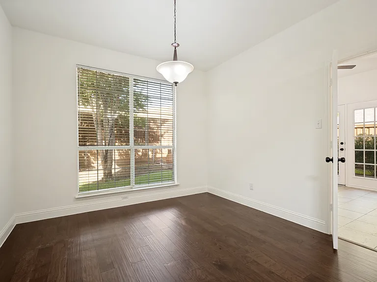 2505 Lakeshore Dr — Photo 6