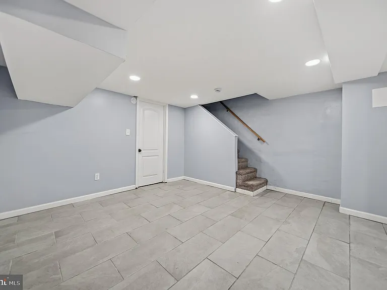 1516 N Luzerne Ave — Photo 24