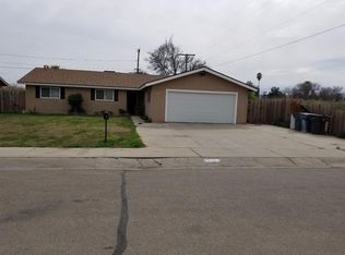 2409 W Sonora Ave, Tulare, CA 93274
