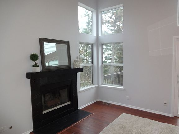 3rd image of 1417 Montauk Ct