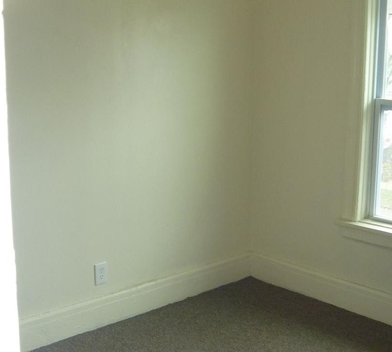 Building Photo 3