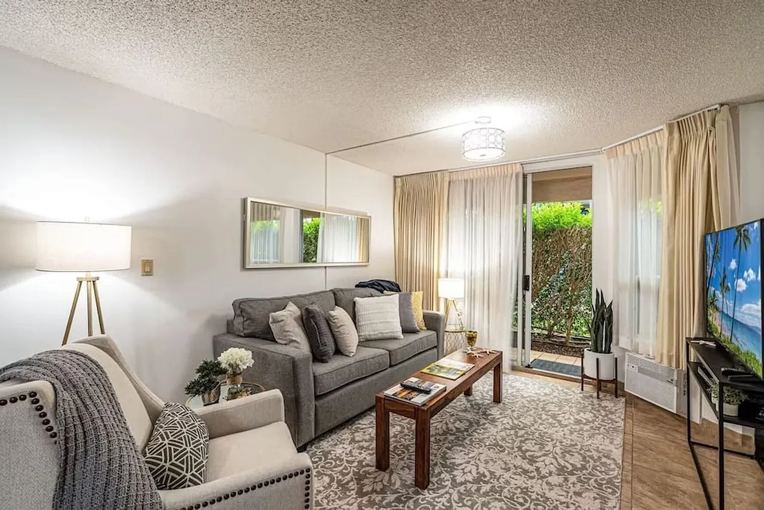 2 bed, 2.0 bath, 1076 sqft, $14,400 — Photo 1