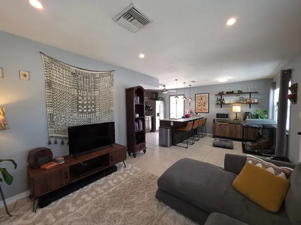 7142 34th Ave N, Saint Petersburg, FL 33710