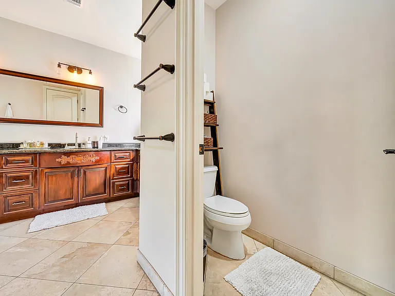 4820 Valjean Ave — Photo 35