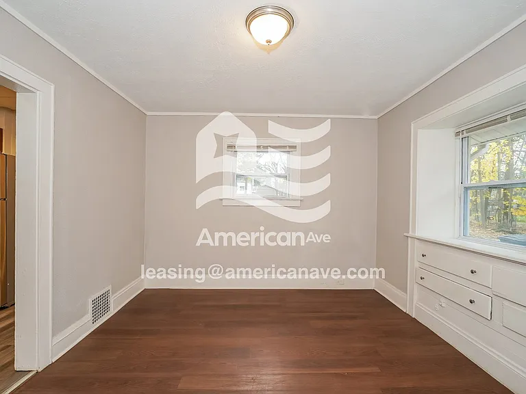 1431543_004_dining_room_14183786.jpg