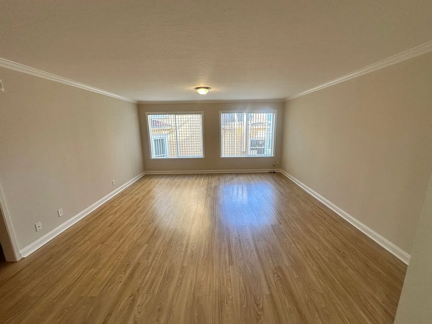 174 20th Avenue (992r) — Photo 4