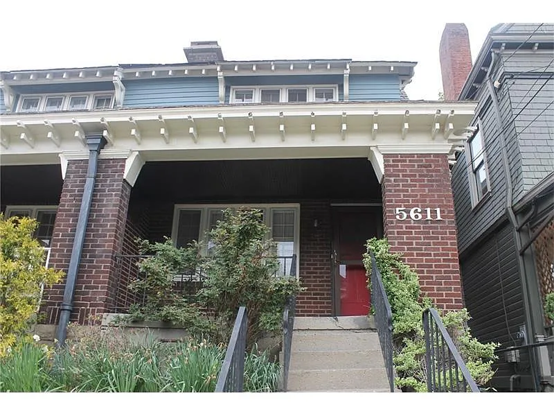 5611 Howe St photo 1