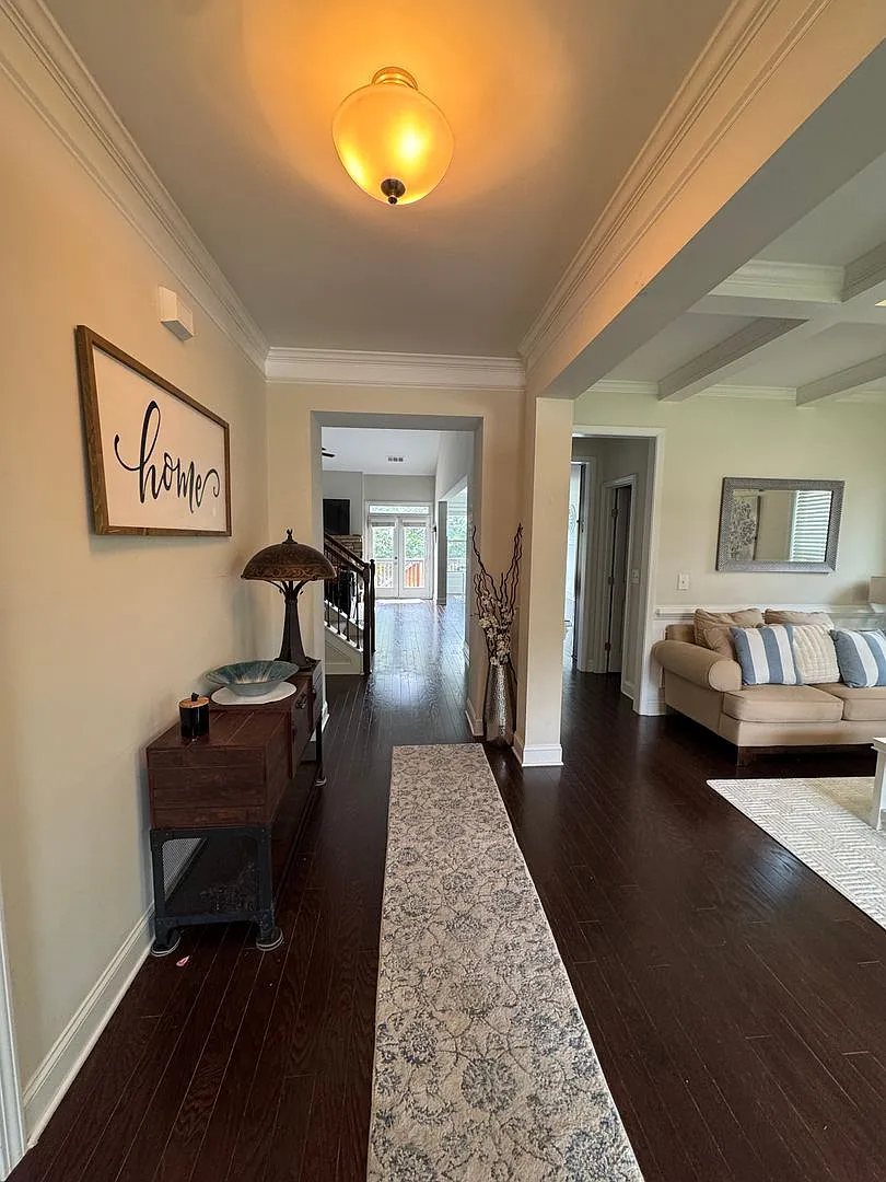 6 Bedroom Home in Flowery Branch! — Photo 4
