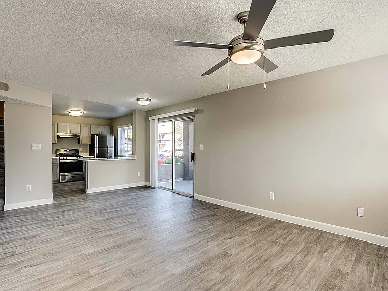 Sterling Point Apartment Homes — Photo 54