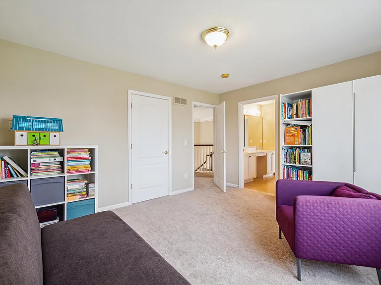 24323 Bellingham Dr — Photo 9