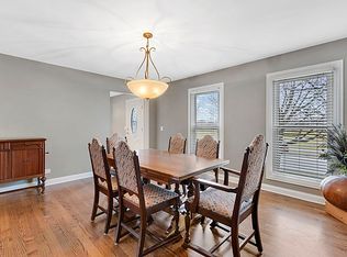 2890 Saint Anton Ct, Lisle, IL 60532