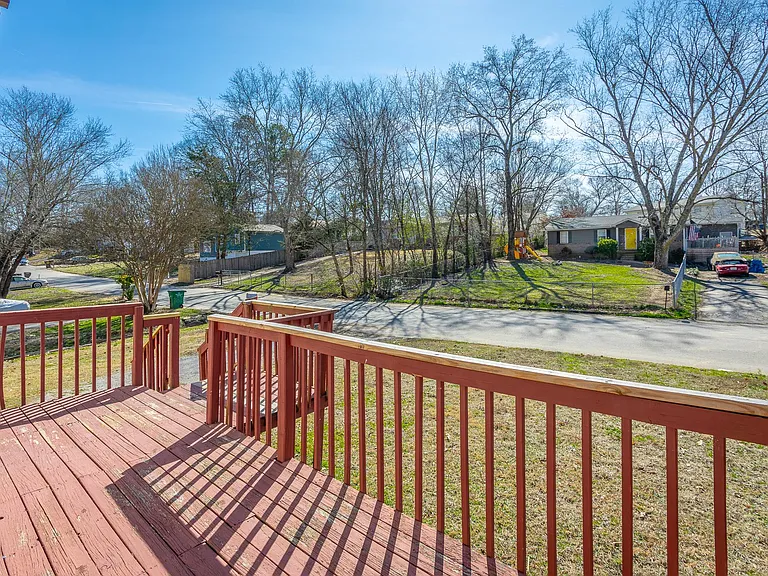 1613 N Chester Rd — Photo 24