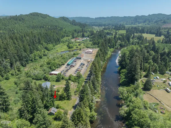 621 E Logsden Rd, Siletz, OR 97380