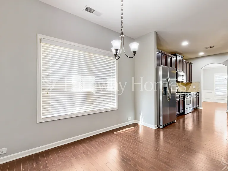 3922 Lake Manor Way — Photo 8