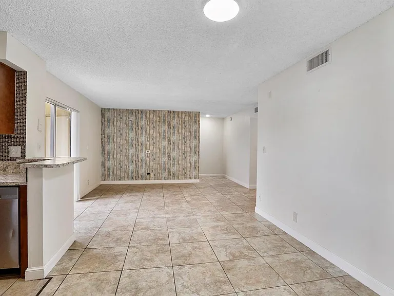 7640 Westwood Dr #411 — Photo 11