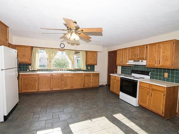 5th image of 1580 Como Park Blvd