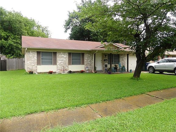 2nd image of 806 Intervale Dr