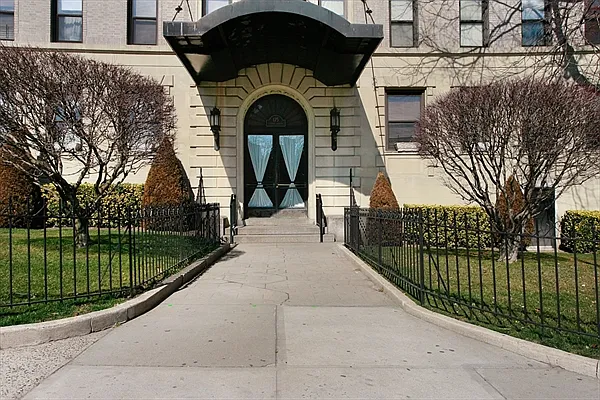 Sold by Citi Habitats | media 10