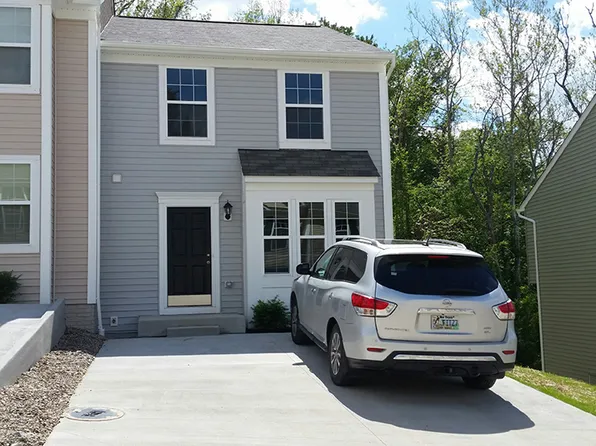 128 Auburn Dr, Morgantown, WV 26501