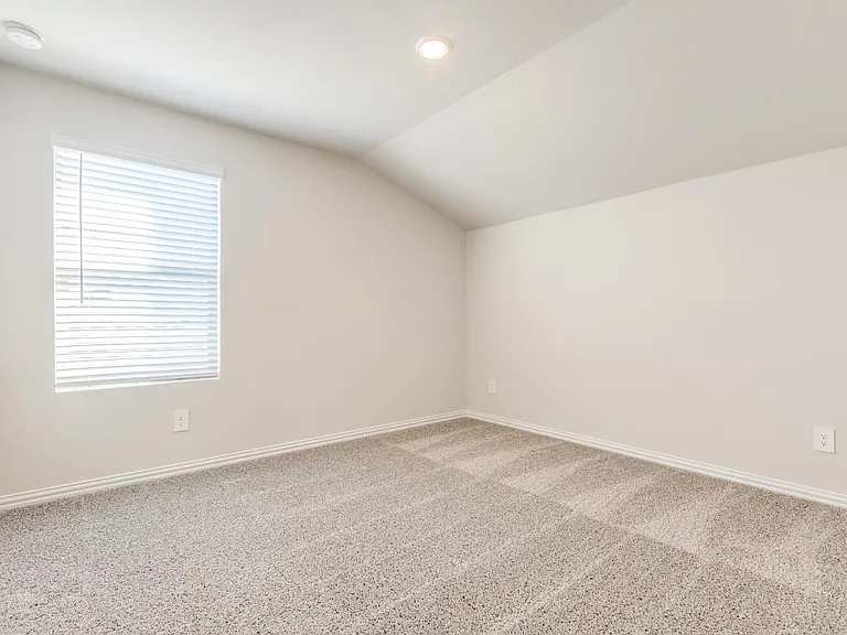 105 Caliber Ct — Photo 7