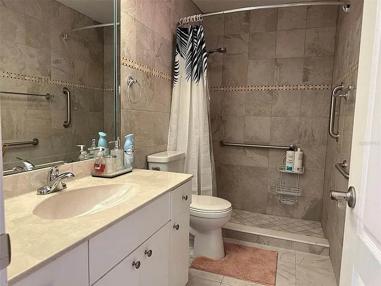 1238 Yorkshire St — Photo 27