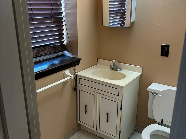 313 Bainbridge St #2 — Photo 19