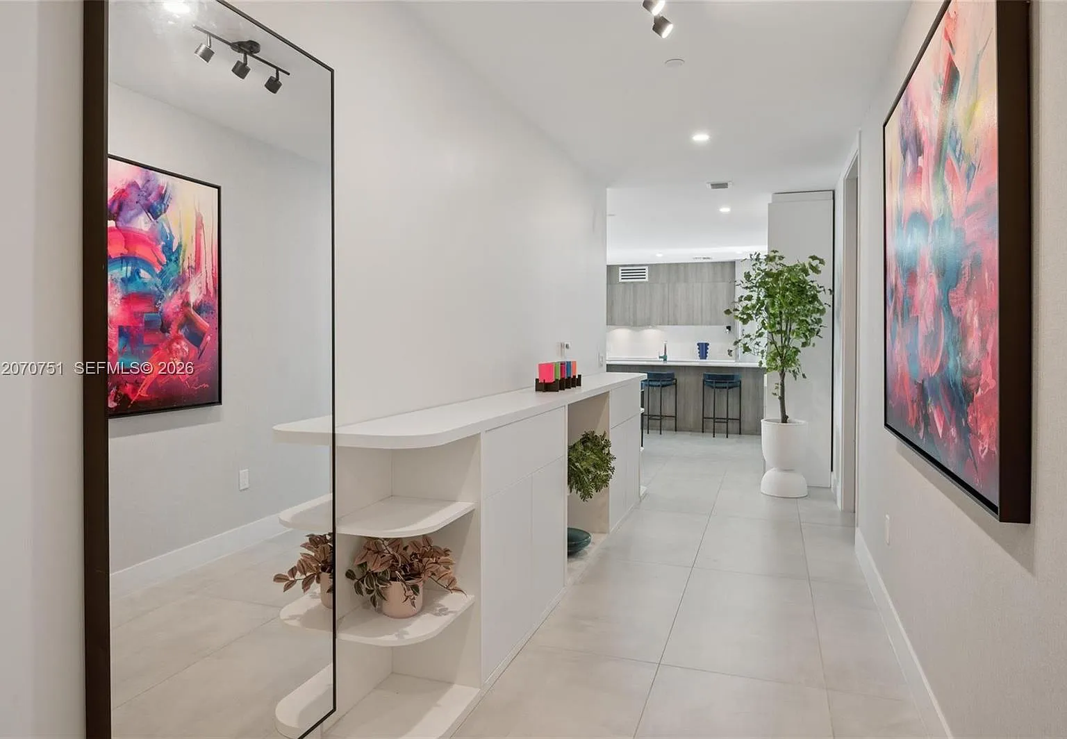 Aurora Condominium — Photo 2