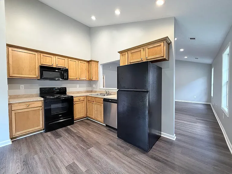 437 McConnells Trce — Photo 4