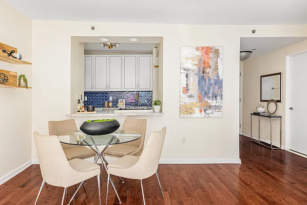 Rented by SERHANT. | media 2