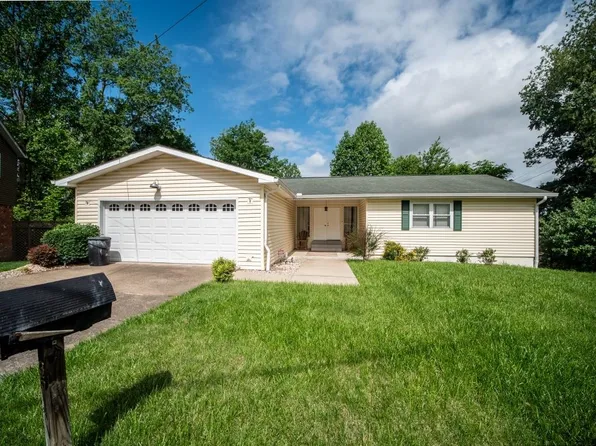 35 Lynn Marr Dr, Huntington, WV 25705