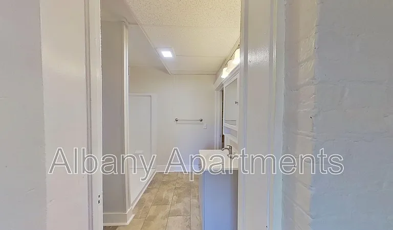568 Park Ave #1 — Photo 15