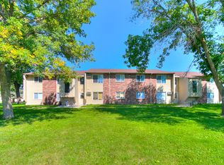 725 S 11th St #3, Nevada, IA 50201