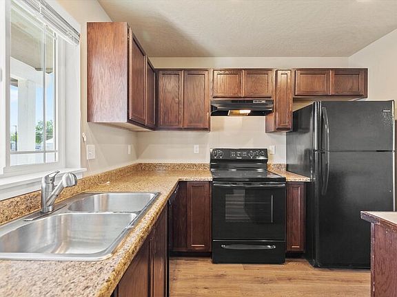 2nd image of 1669 E Horsehaven Ave #1