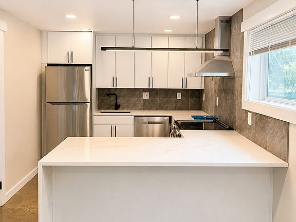 4th image of 3440 14th Ave S #101