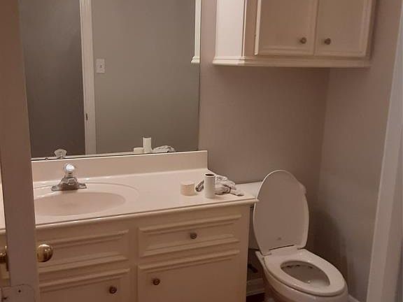 4th image of 218 Canterbury Dr