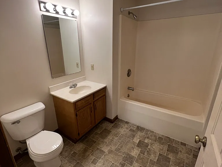 39 Elliott St #103 — Photo 7
