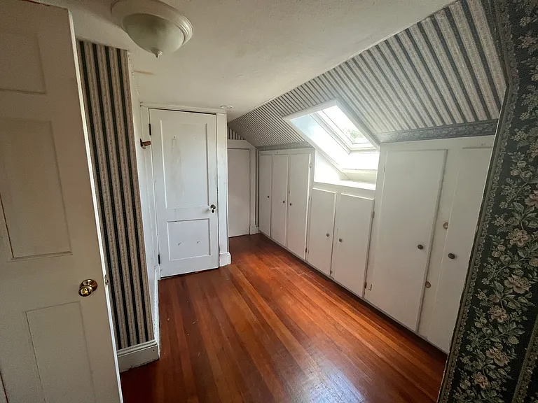 402 South St — Photo 9
