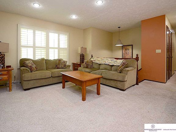 3rd image of 5611 Blackwell Dr