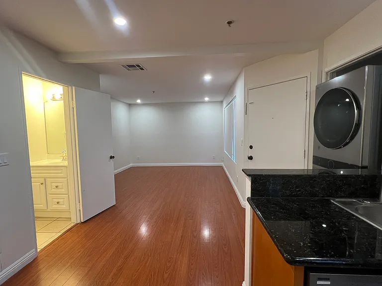 1244 Stanley Ave #7 — Photo 2