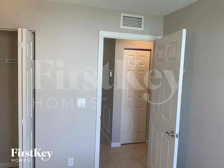 3354 SW Ludlow St — Photo 24