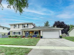445 Kinkaid Ct, Des Plaines, IL 60016