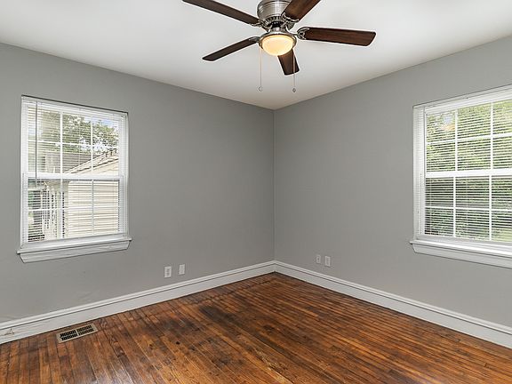 4th image of 1402 Jewel St
