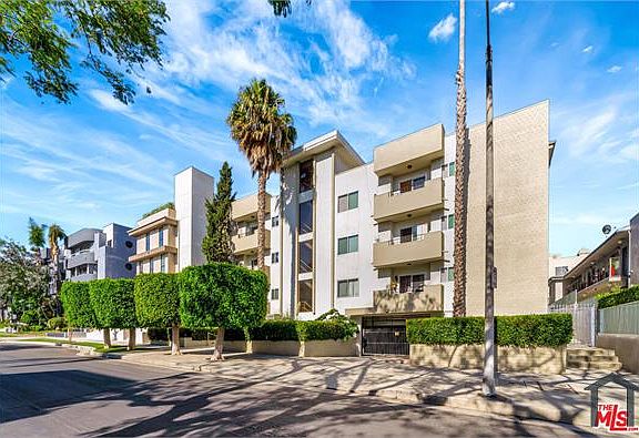 2nd image of 1424 N Poinsettia Pl #104