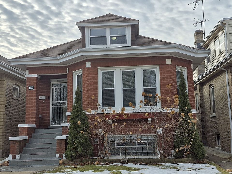 1st image of 4855 W Argyle St