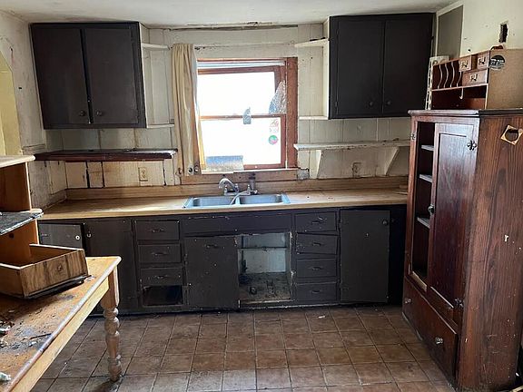 4th image of 1413 Alice Ave