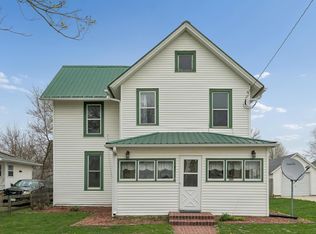 107 W Elm St, Strawberry Point, IA 52076