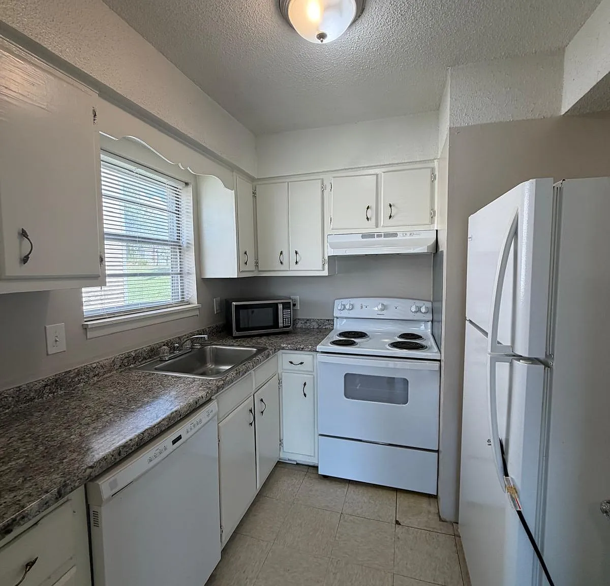 2218 Jonathan Drive Northwest - A — Photo 3