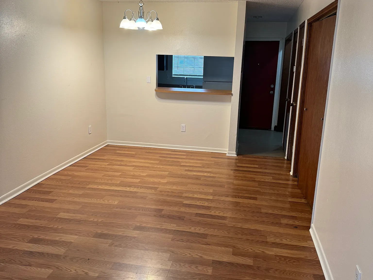 208 Belfast St — Photo 2