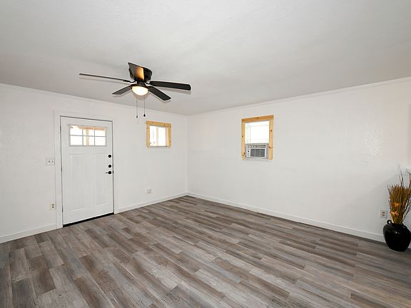 3rd image of 425 Palo Alto Dr