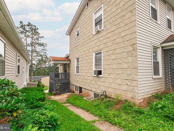 5th image of 615 E Oak St